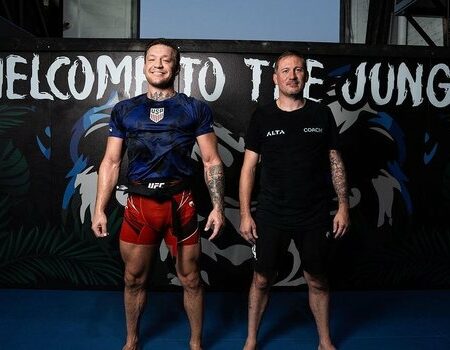 Conor conquistou um cinturão preto em jiu-jitsu brasileiro